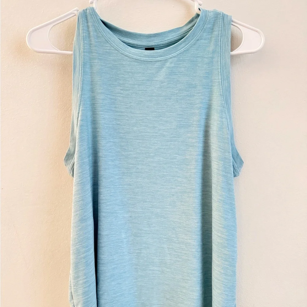 Light Blue Sleeveless Athletic Women's Top - Picture 1 of 3